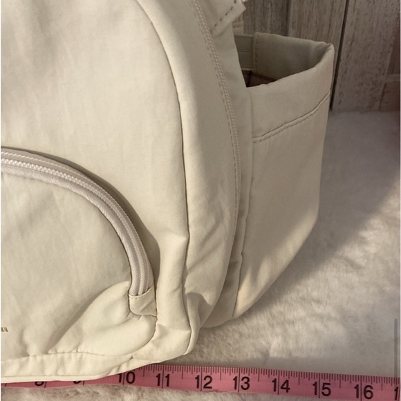 ISAAC MIZRAHI New York Tik Tok Viral Backpack| NWT| Cream Color - Picture 16 of 16